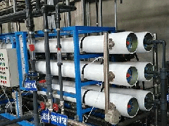 <font color='#0033CC'> 西安雙級(jí)反滲透膜設(shè)備廠家技術(shù)解析：亞伯環(huán)境打造高純度水處理系統(tǒng)</font>